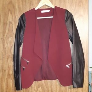 🦋5/$25 Faux leather sleeve blazer